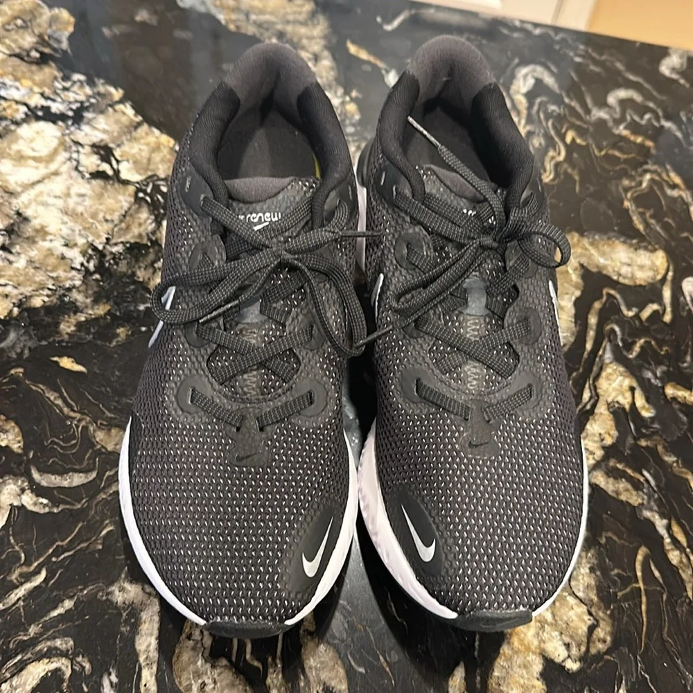 Men's Nike Renew Run Running Shoes CK6357 002 - Picture 2 of 9